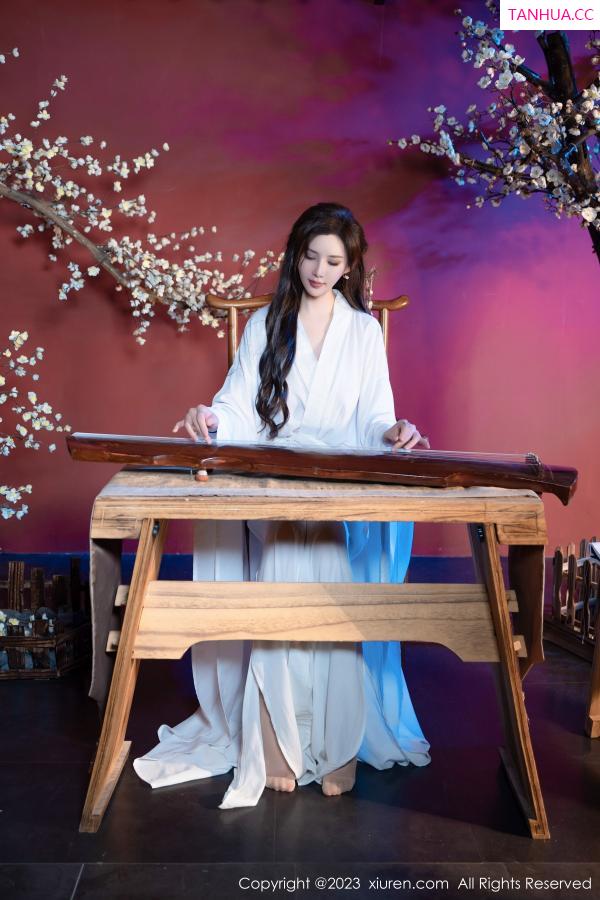 周妍希 奶瓶土肥圆 [XiuRen]高清写真图 2023.11.07 No.7625 Carol周妍希 古风美腿第5张图片